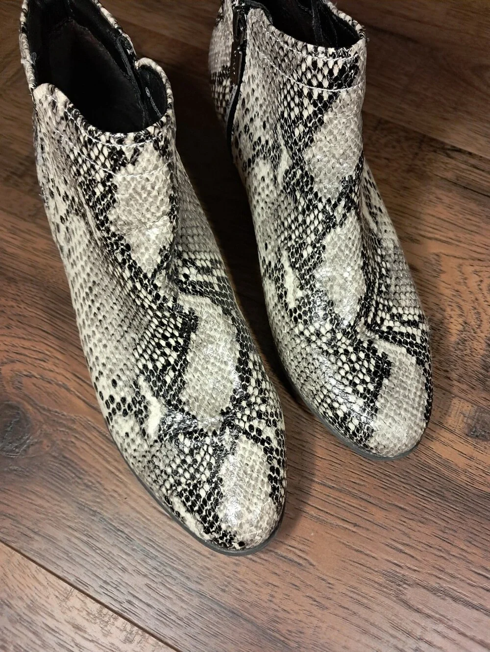 Blondo White and Black Snake-Print Waterproof Zip Chic Ankle Booties